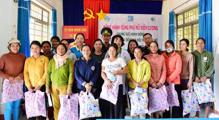 Bệnh viện Phụ sản Hà Nội “Đồng hành cùng phụ nữ biên cương” tại Kon Tum - Ảnh 1.