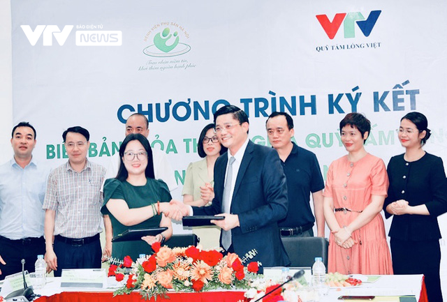 Quỹ Tấm lòng Việt và Bệnh viện Phụ sản Hà Nội ký kết dự án Vì một niềm tin về hạnh phúc - Ảnh 10.