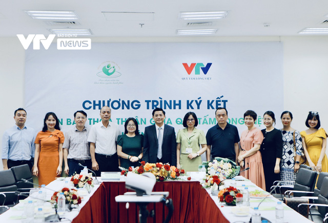 Quỹ Tấm lòng Việt và Bệnh viện Phụ sản Hà Nội ký kết dự án Vì một niềm tin về hạnh phúc - Ảnh 2.