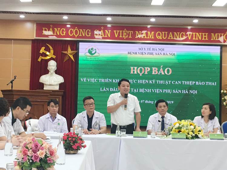 Ông Tống Trần Hà, Phó Vụ trưởng Vụ Sức khoẻ bà mẹ và trẻ em (Bộ Y tế) phát biểu tại buổi họp báo. 