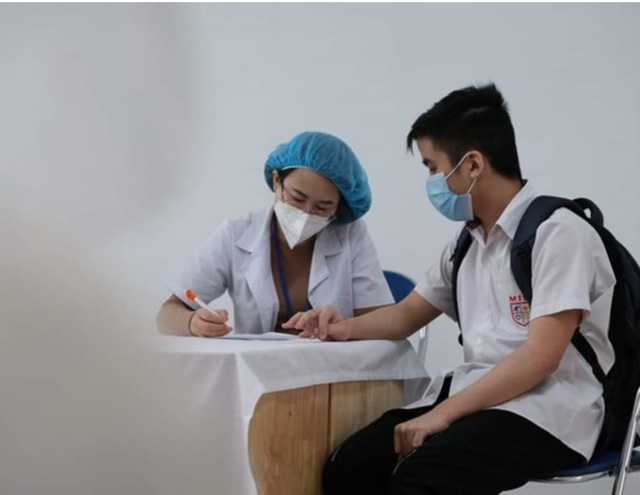Bệnh viện Phụ sản Hà Nôi triển khai tiêm Vacxin COVID-19 cho trẻ từ 15 – 17 tuổi - Ảnh 3.