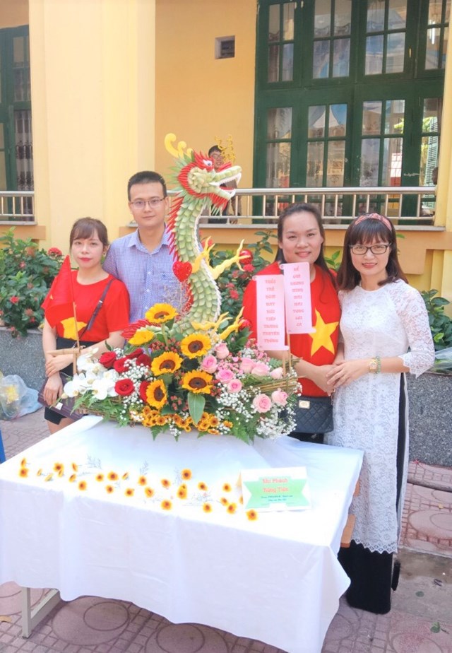 Lẵng hoa dự thi của Đoàn Thanh niên bệnh viện Phụ Sản Hà Nội