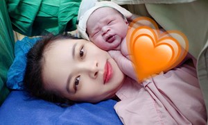 Khoảnh khắc chào đón 