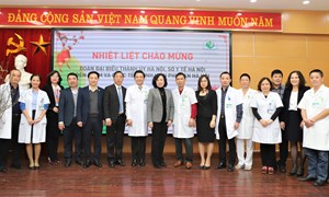 Thường trực Thành ủy thăm và chúc tết Bệnh viện Phụ Sản Hà Nội