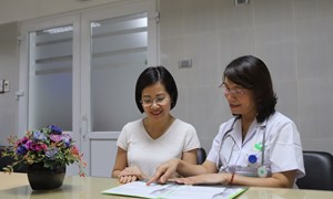 Vì sao sản phụ cần khám sàn chậu sau sinh?