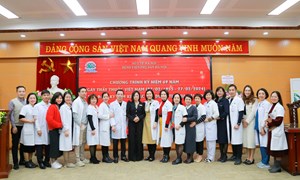 Kỷ niệm 69 năm ngày Thầy thuốc Việt Nam và tọa đàm, ký cam kết các nội dung thi đua năm 2024
