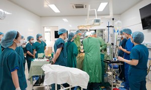 Giành sự sống cho sản phụ rau cài răng lược trên nền 3 lần mổ lấy thai cũ