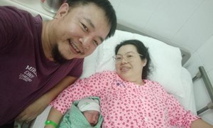 Mẹ HN 8 năm sinh mổ liên tiếp 5 lần, ai biết cũng phải thốt lên: 