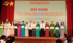 Bệnh viện Phụ Sản Hà Nội được khen thưởng tại hội nghị sơ kết 01 năm vận hành chính quyền địa phương 02 cấp phường Giảng Võ