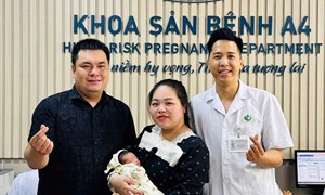 71 NGÀY GIỮ THAI TRONG TÌNH TRẠNG “HỞ ỐI” VÀ CA MỔ CẤP CỨU LÚC 2 GIỜ SÁNG