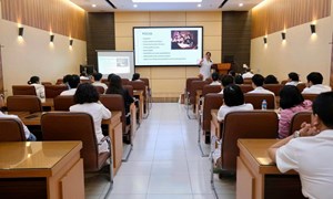 Bệnh viện Phụ Sản Hà Nội đón đoàn chuyên gia Viện Karolinska (Thụy Điển) và tổ chức khóa đào tạo siêu âm phổi sơ sinh
