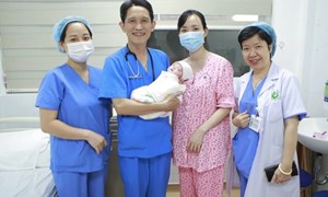 Sự sống kỳ diệu của các bé sinh non, có tuổi thai và cân nặng nhỏ nhất Việt Nam