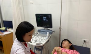 BV Phụ sản Hà Nội cứu sống 'ngoạn mục' 2 mẹ con sản phụ bị song thai không tim