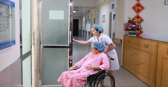 KHOA ĐẺ THƯỜNG A2 VỚI BỀ DÀY 45 NĂM KINH NGHIỆM CHUYÊN MÔN