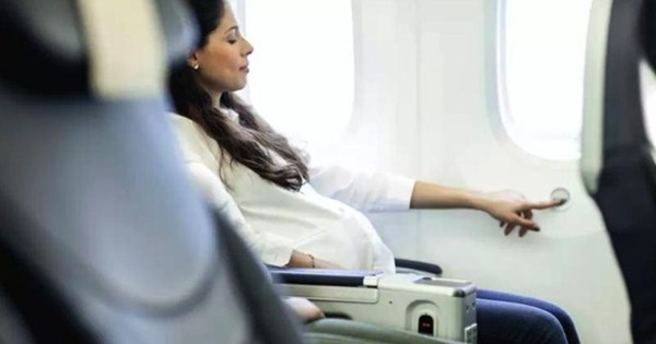Cần chuẩn bị những gì khi phụ nữ có thai đi máy bay?
