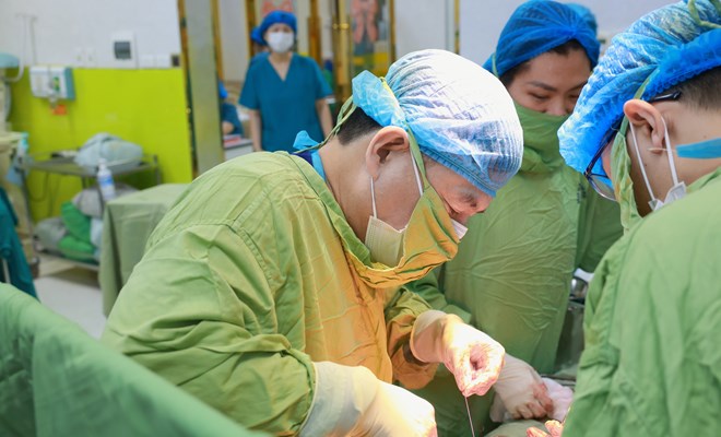 RAU TIỀN ĐẠO TUẦN 33 KÈM NGUY CƠ RAU CÀI RĂNG LƯỢC: BÀI TOÁN THỜI ĐIỂM TRONG KIỂM SOÁT NGUY CƠ XUẤT HUYẾT