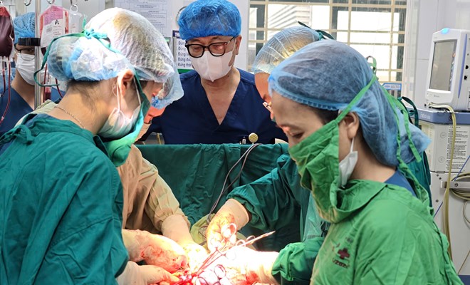 Gây mê hồi sức trong ca rau cài răng lược thể nặng – cuộc chiến giành lại sự sống cho sản phụ