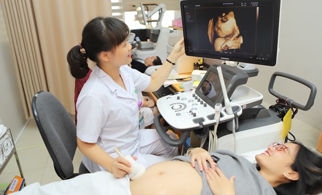 Mẹ bầu cần lưu ý gì trong những ngày nắng nóng