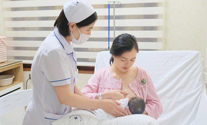 Hướng dẫn mẹ cho con bú đúng cách
