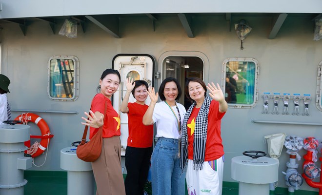 Lên đường vì Trường Sa thân yêu