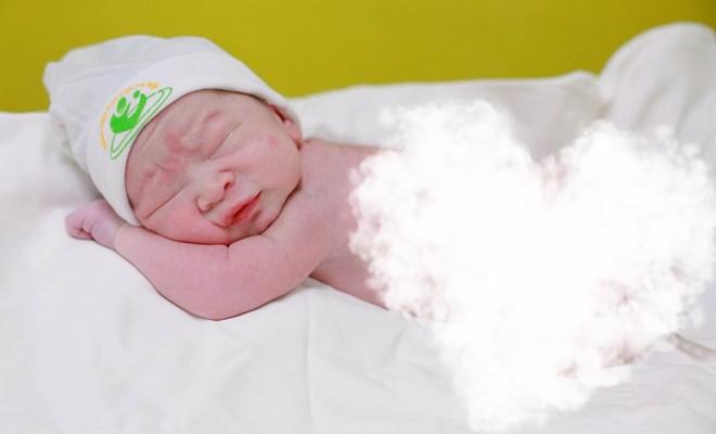 HAI NIỀM VUI TRONG MỘT CA PHẪU THUẬT: MẸ VỪA ĐÓN CON CHÀO ĐỜI, VỪA BÓC THÀNH CÔNG KHỐI U XƠ TIỀN ĐẠO GẦN 20 CM