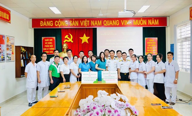 Bệnh viện Phụ Sản Hà Nội đồng hành cùng chiến sĩ hải quân, bảo vệ vững chắc biển đảo quê hương