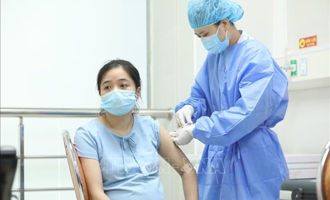 Bệnh viện Phụ sản Hà Nội tiêm vaccine phòng COVID-19 cho trên 200 sản phụ
