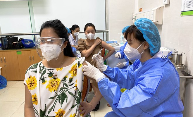 Bệnh viện Phụ Sản Hà Nội phối hợp với quận Hoàn Kiếm tiêm vaccine Covid-19 cho hơn 200 thai phụ