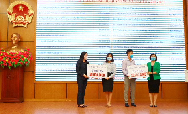 Bệnh viện Phụ Sản Hà Nội ủng hộ quỹ “Vì người nghèo” năm 2021