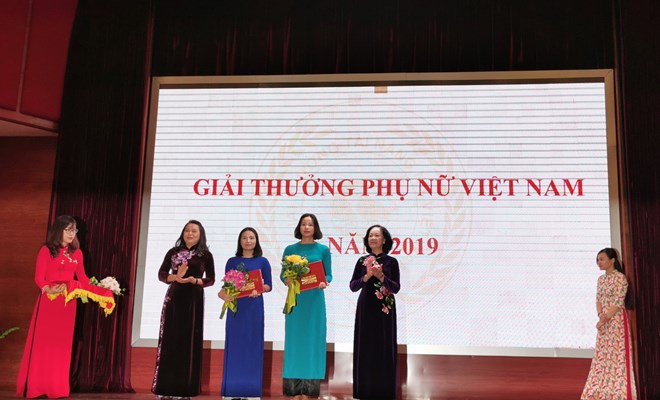 16 tập thể, cá nhân nhận giải thưởng Phụ nữ Việt Nam 2019