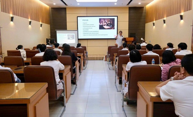 Bệnh viện Phụ Sản Hà Nội đón đoàn chuyên gia Viện Karolinska (Thụy Điển) và tổ chức khóa đào tạo siêu âm phổi sơ sinh